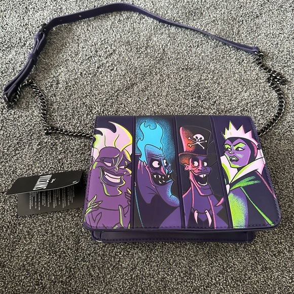 Loungefly Disney Villains Glow in the Dark Crossbody Bag NWT - Picture 1 of 4